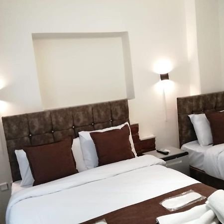 Dos Hermanos Hotel Istanboel Buitenkant foto