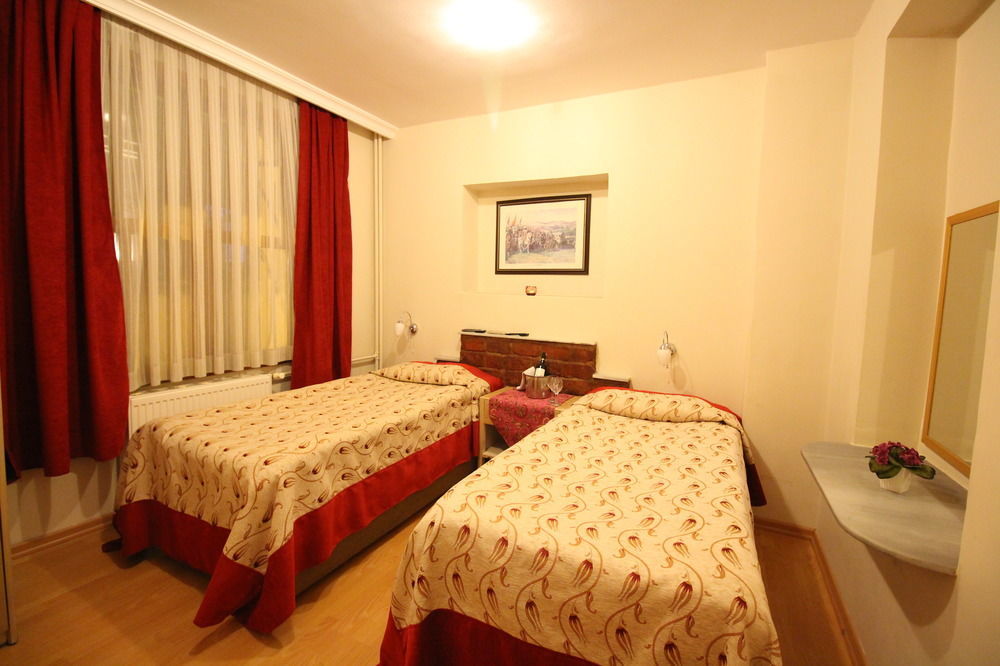 Dos Hermanos Hotel Istanboel Buitenkant foto