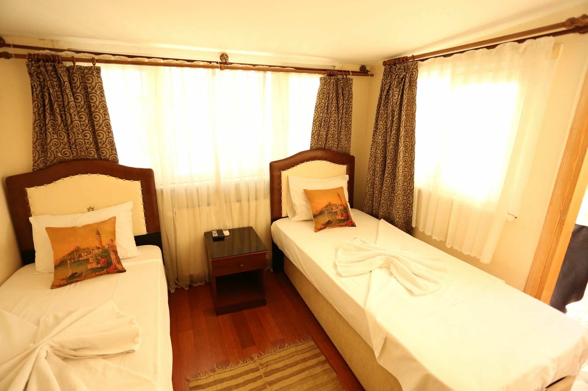 Dos Hermanos Hotel Istanboel Buitenkant foto