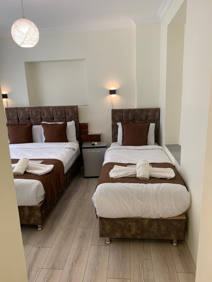 Dos Hermanos Hotel Istanboel Buitenkant foto